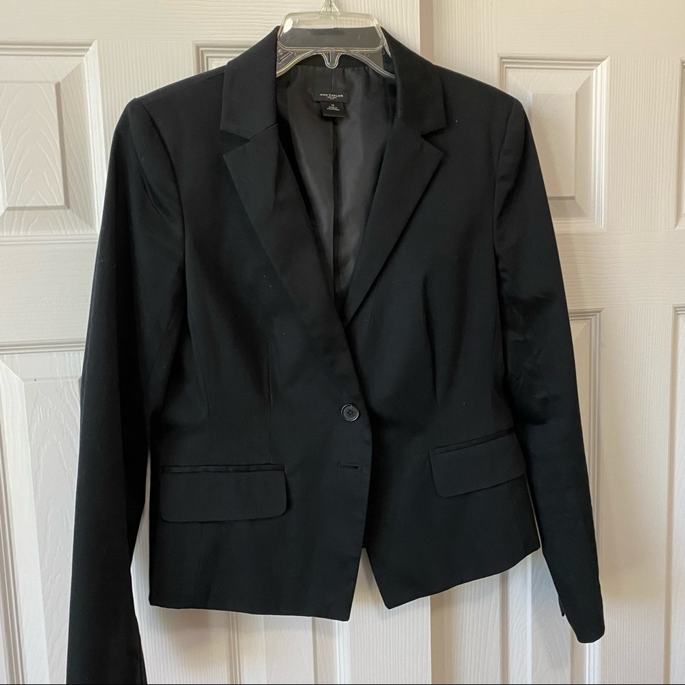 Ann Taylor black blazer